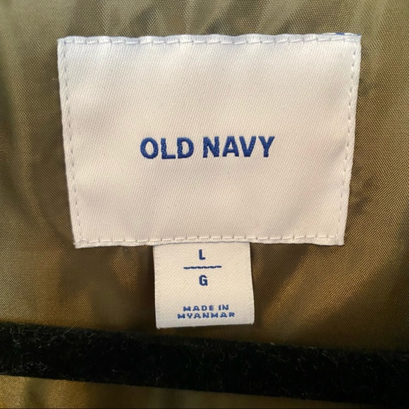 Lightweight Dark Green Quilted Vest - Picture 4 of 4